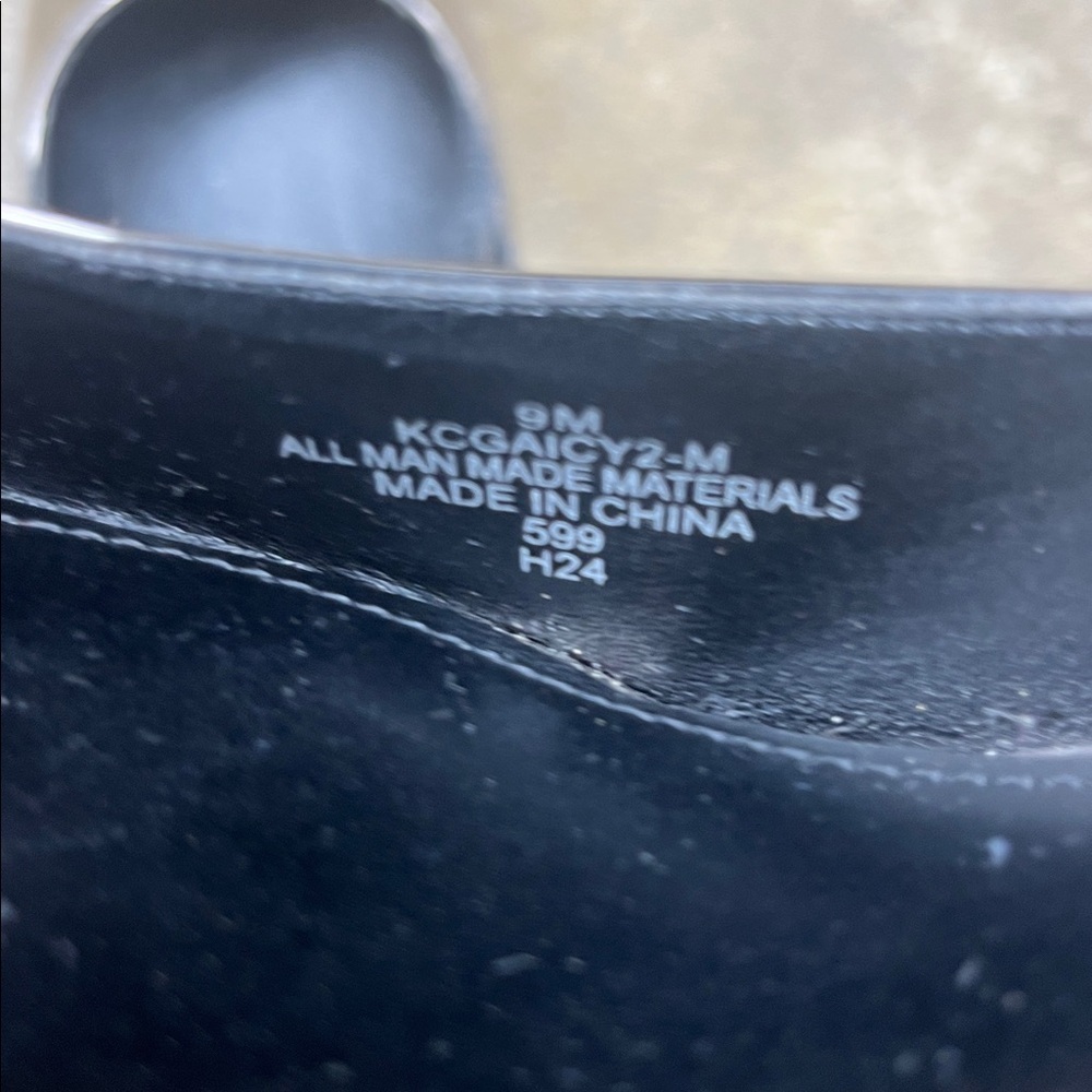 Calvin Klein Metallic Slingback Heels
Size: 9 - Picture 5 of 7